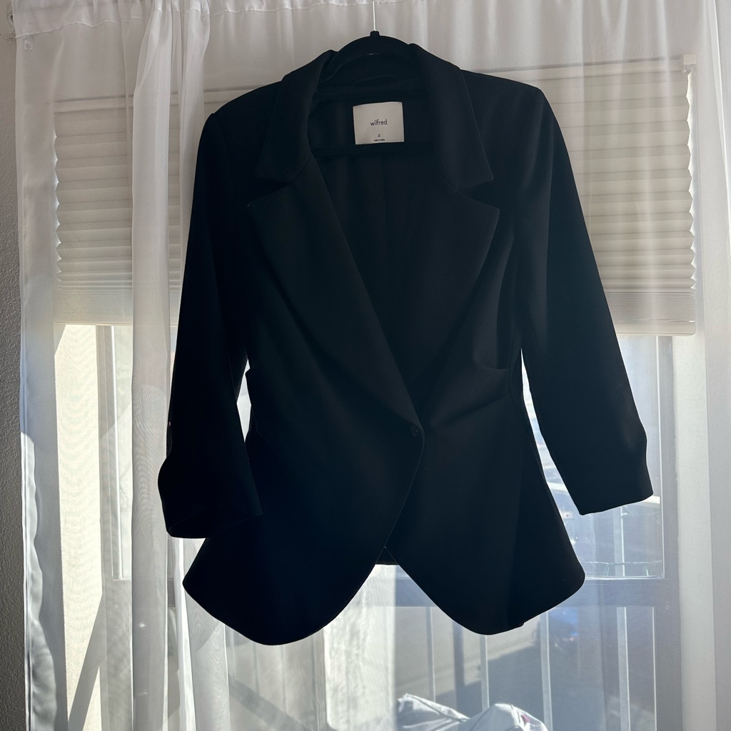 Aritzia Babaton Black Fitted Blazer